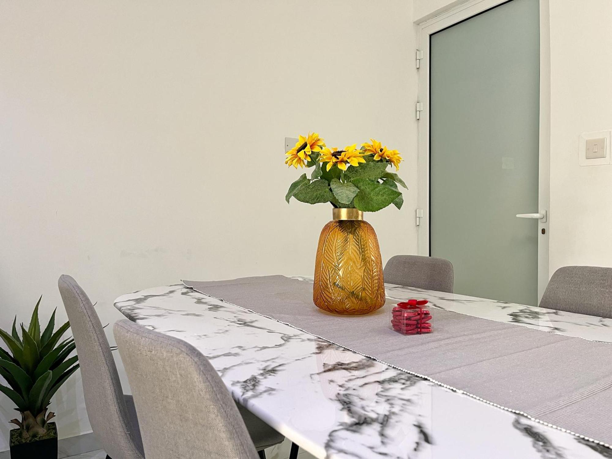 Marina Apartments 음시다 외부 사진